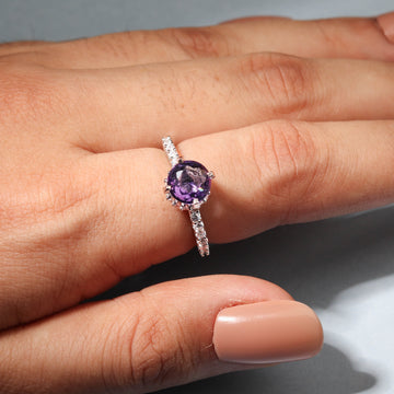 Luxurious Purple Cz Stone Solitaire Finger Ring For Women - Free Size