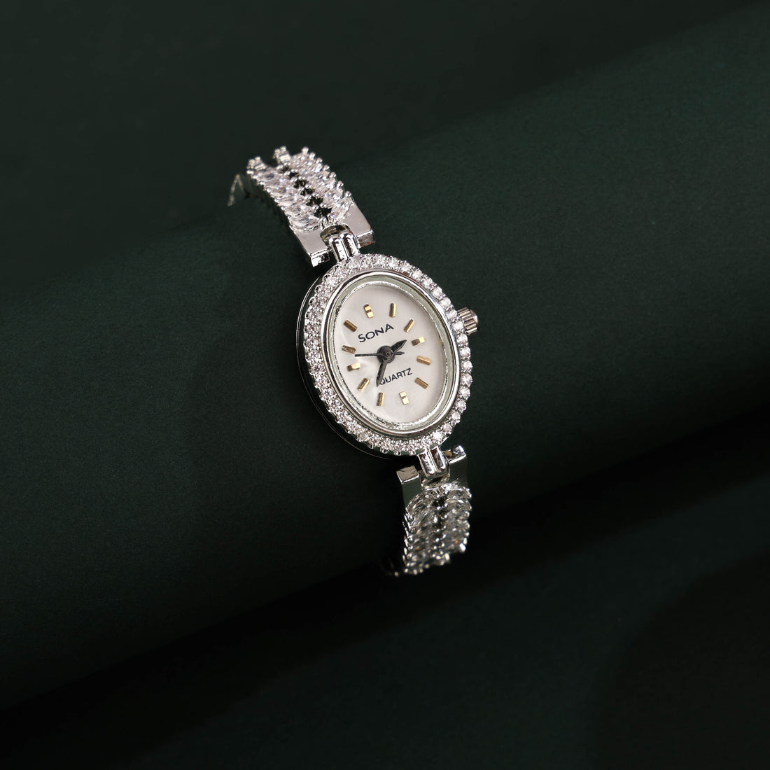 Retro Style Optimal Look Style Luxury Watch For Women